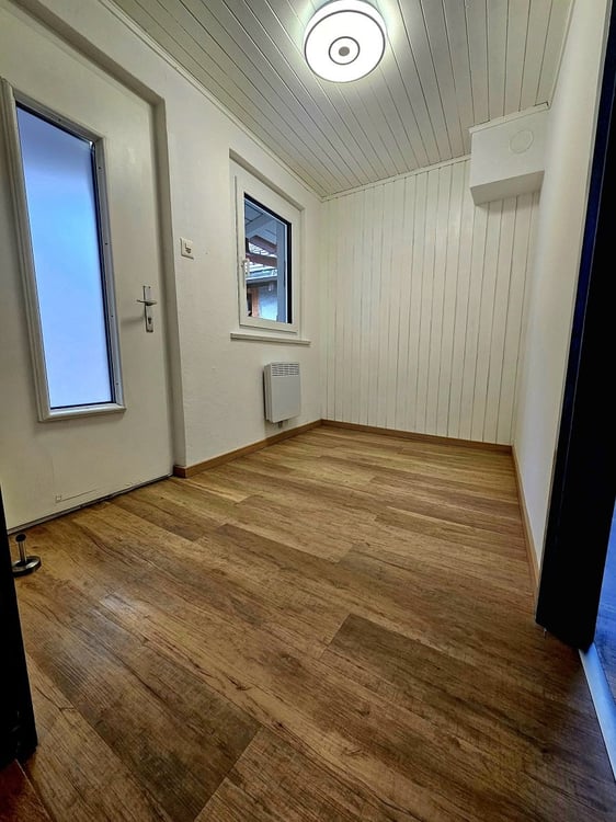 Charmant appartement 2.5 pièces rénové à Sierre 4