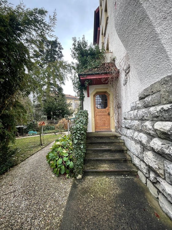 Stilvolle Altbauwohnung mit Gartenzugang 2