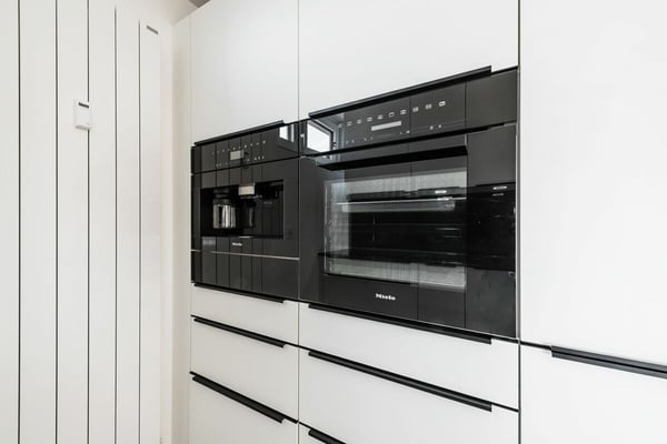 Renoviertes 3.5-Zi.-Penthouse mit XXL-Terrasse (kein Lift) 3