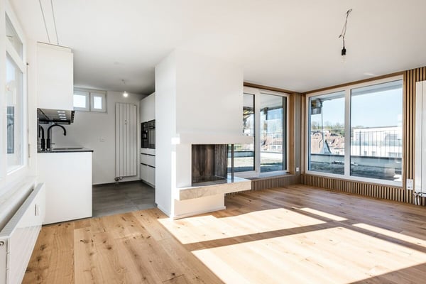 Renoviertes 3.5-Zi.-Penthouse mit XXL-Terrasse (kein Lift) 1