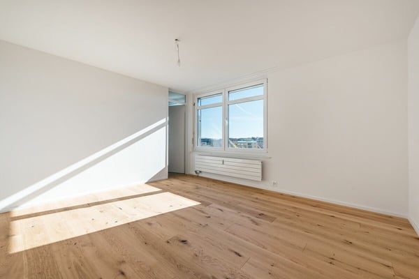 Renoviertes 3.5-Zi.-Penthouse mit XXL-Terrasse (kein Lift) 10