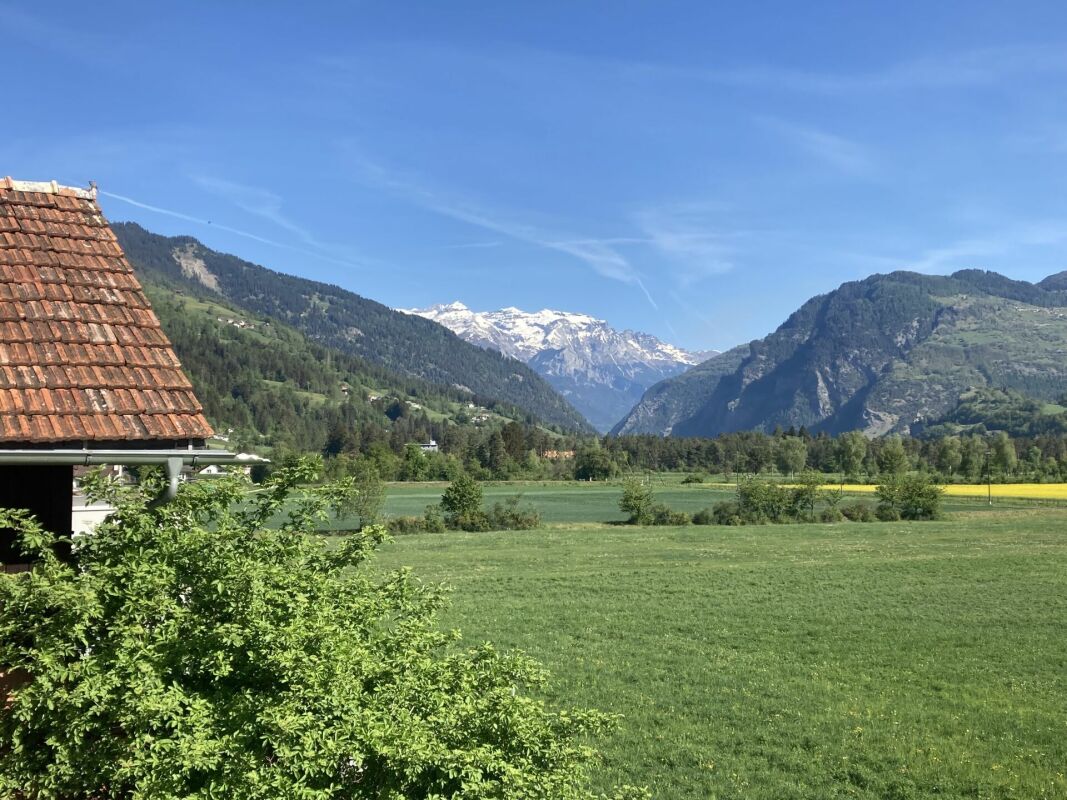 3.5-Zimmer-Wohnung mit atemberaubender Aussicht in Cazis