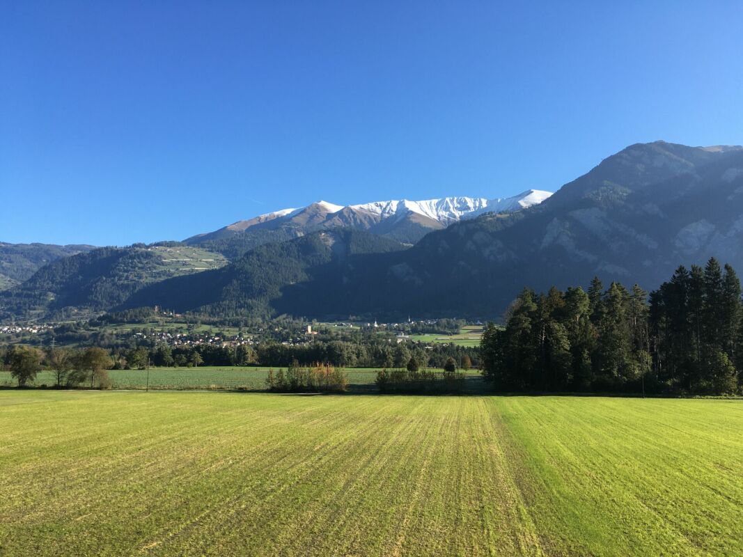 3.5-Zimmer-Wohnung mit atemberaubender Aussicht in Cazis