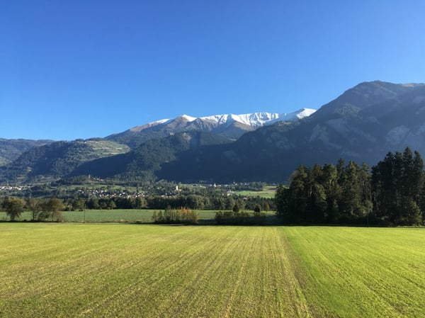 3.5-Zimmer-Wohnung mit atemberaubender Aussicht in Cazis 15