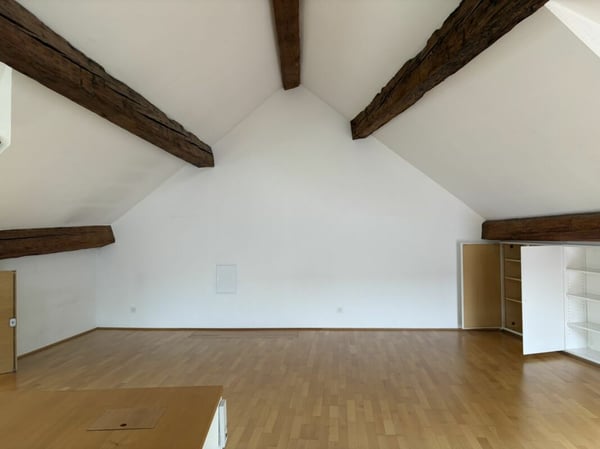 Chur: Charamnte 3.5-Zimmer-Maisonette-Wohnung im Herzen der Altstadt mit Balkon 2