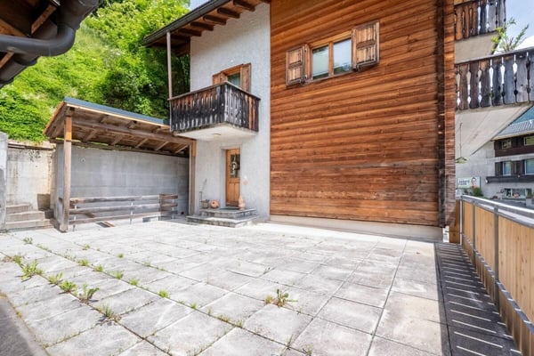 6.5-Zimmer-Einfamilienhaus mit vielseitigen Möglichkeiten 11
