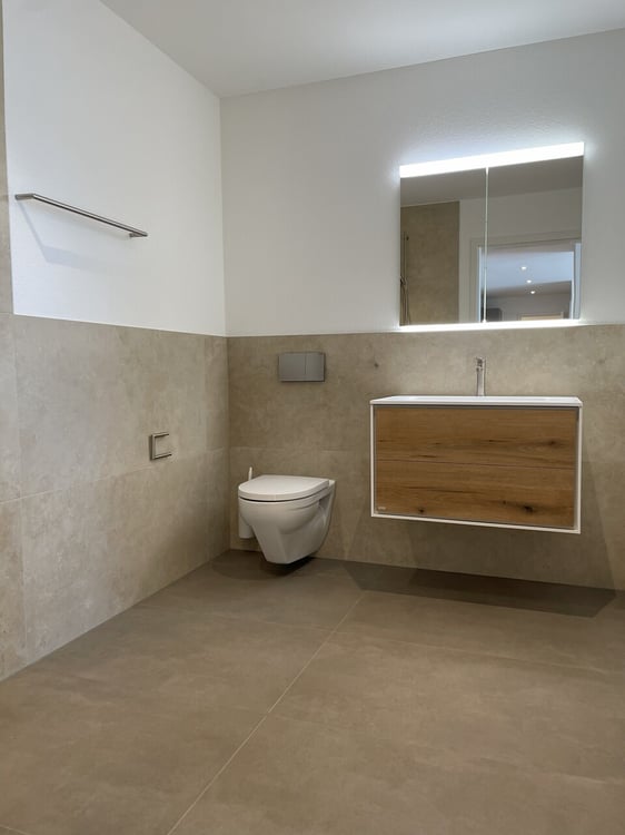 1.5 Zimmer-Wohnung, OG, 76 m2 Netto-Wohnfläche, 15 m2 Balkon. 8