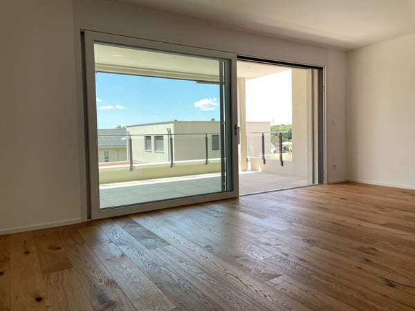 1.5 Zimmer-Wohnung, OG, 76 m2 Netto-Wohnfläche, 15 m2 Balkon. 2