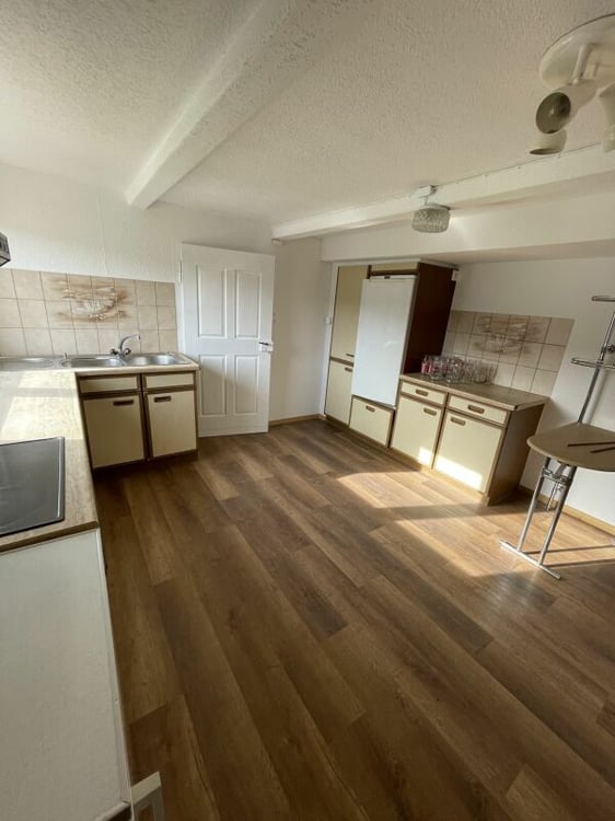 Haus inkl. Pub/Bar zu vermieten 13