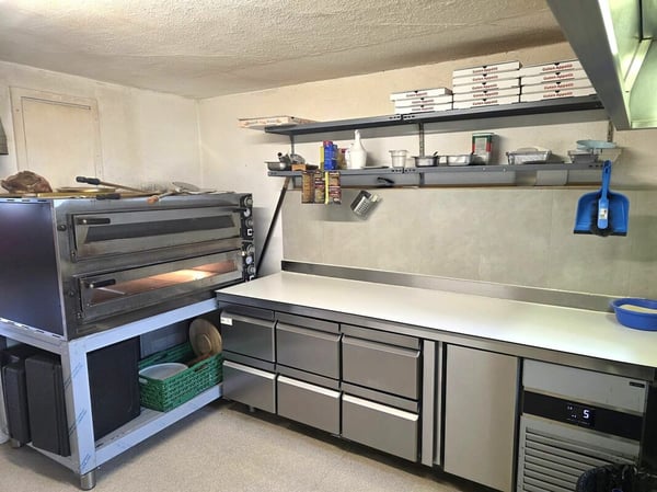 TakeAway - Restaurant - Gewerbe - Büro - Atelier zu vermieten 7