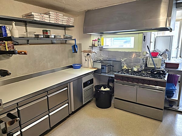 TakeAway - Restaurant - Gewerbe - Büro - Atelier zu vermieten 8