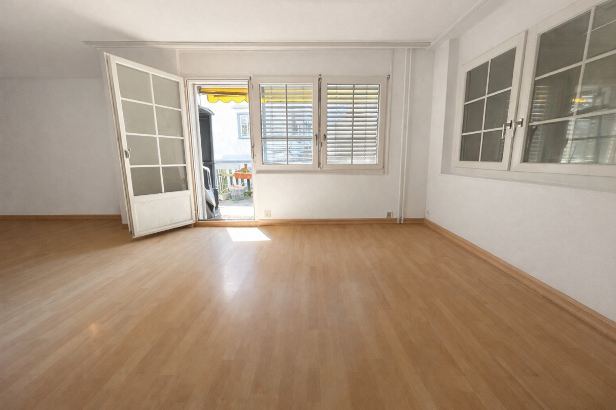 helle 1.5 Zimmer Wohnung mit Sitzplatz im Garten