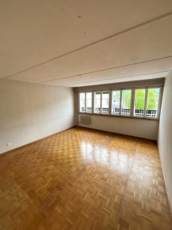 Helle 4.5-Zimmer Wohnung zu vermieten