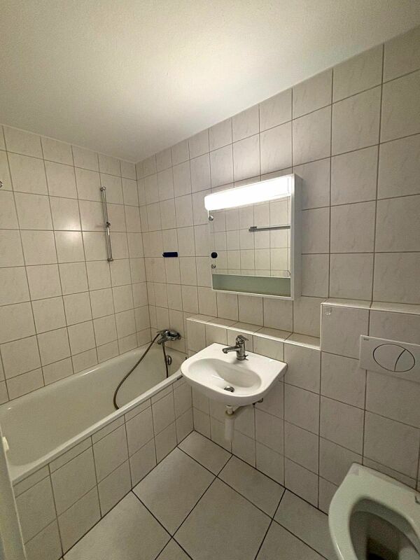 Helle 4.0 Zi. Wohnung zu vermieten