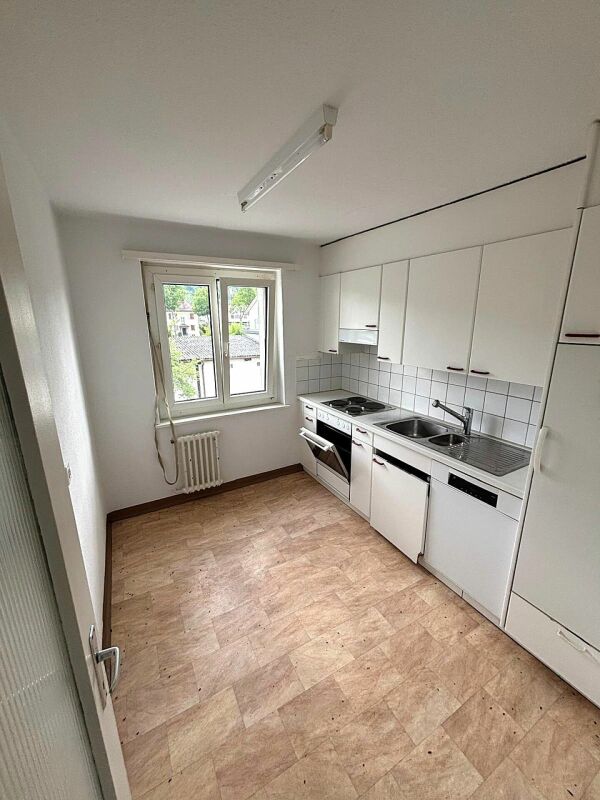 Helle 4.0 Zi. Wohnung zu vermieten
