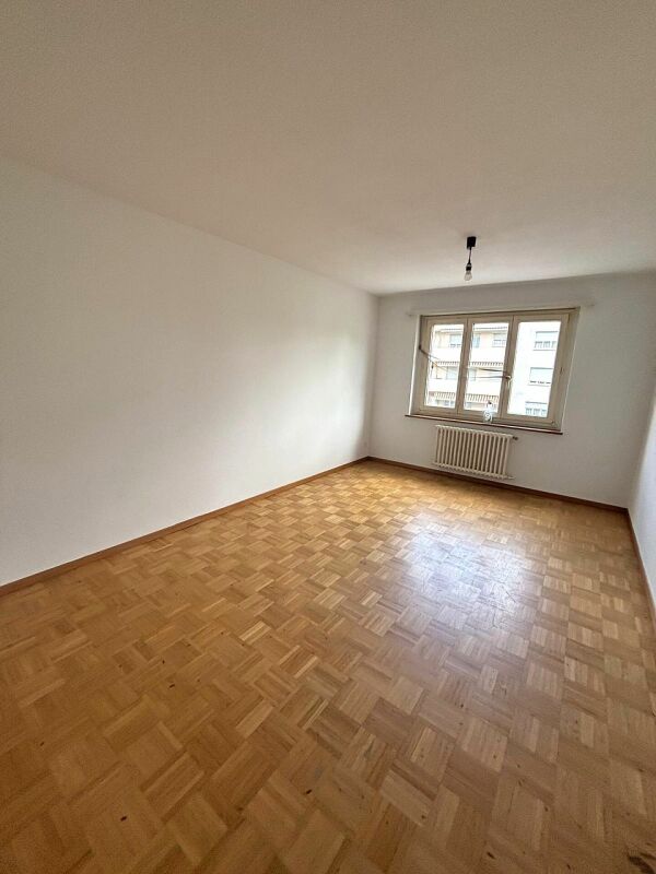 Helle 4.0 Zi. Wohnung zu vermieten