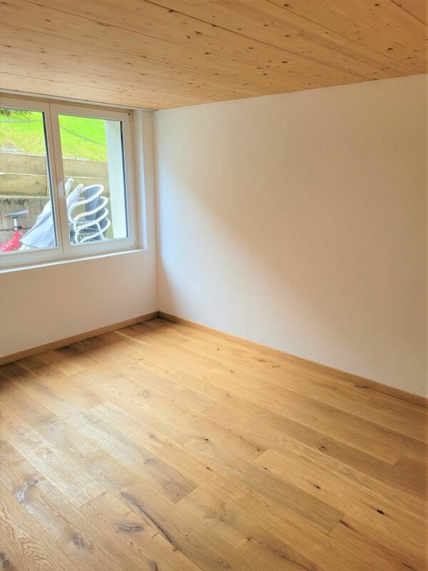 Geräumige 2.5 Zi-Wohnung mit Terrasse