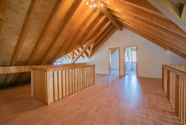 Sehr grosszügige 6.5 Zi Maisonette 2