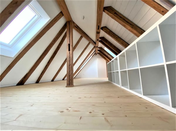 Heimelig in der Stadt - 1-Zi. Maisonette-Dachwohnung 3