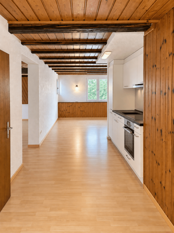 Grosszügige 3,5 Zimmer-Dachwohnung 1
