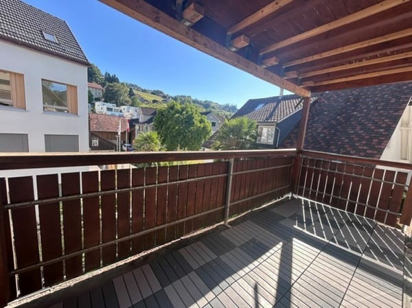 Helle und schöne 3.5 Zi-Whg. mit Balkon zu vermieten 6