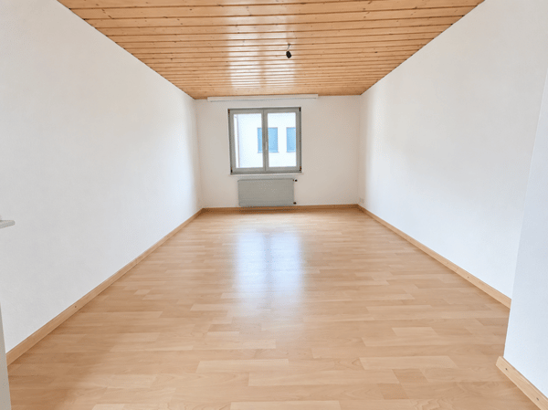 Helle und schöne 3.5 Zi-Whg. mit Balkon zu vermieten 4