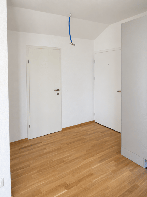 Helle 2.5-Zi-Dachwohnung mit grossem Balkon 4