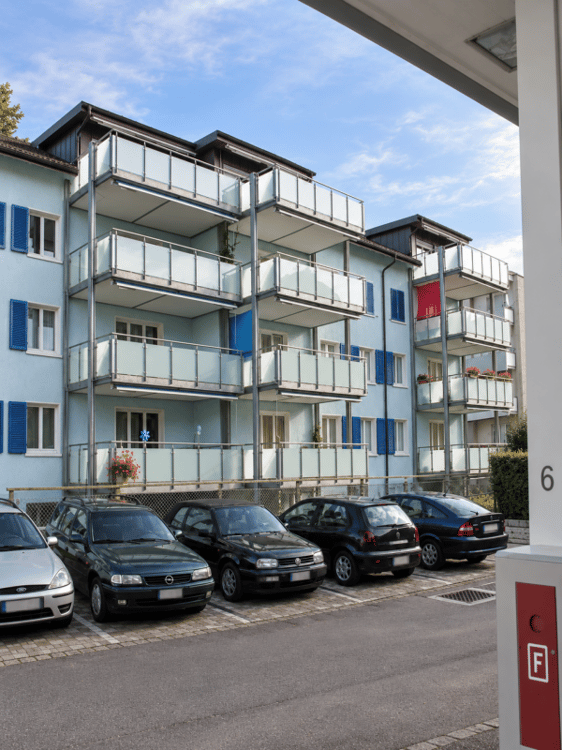 Helle 2.5-Zi-Dachwohnung mit grossem Balkon 10