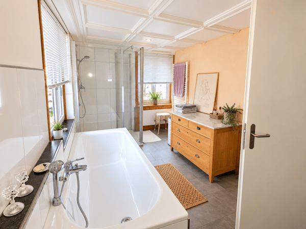 Grosszügige 4.5 Zimmer Wohnung 9
