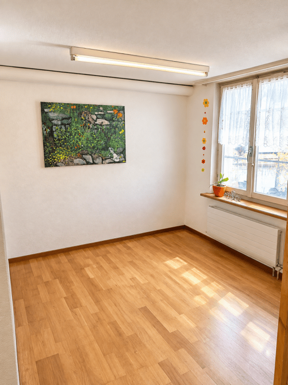 Grosszügige 4.5 Zimmer Wohnung 6