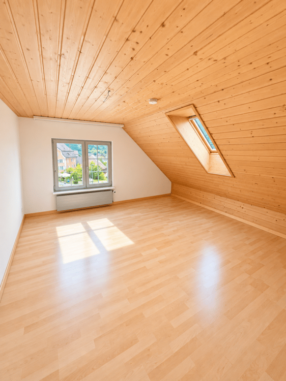Grosse 4.0-Zimmer Wohnung 5