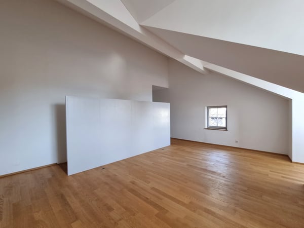 moderne Duplexdachwohnung auf 108 m² mit Sicht auf die Aare 2