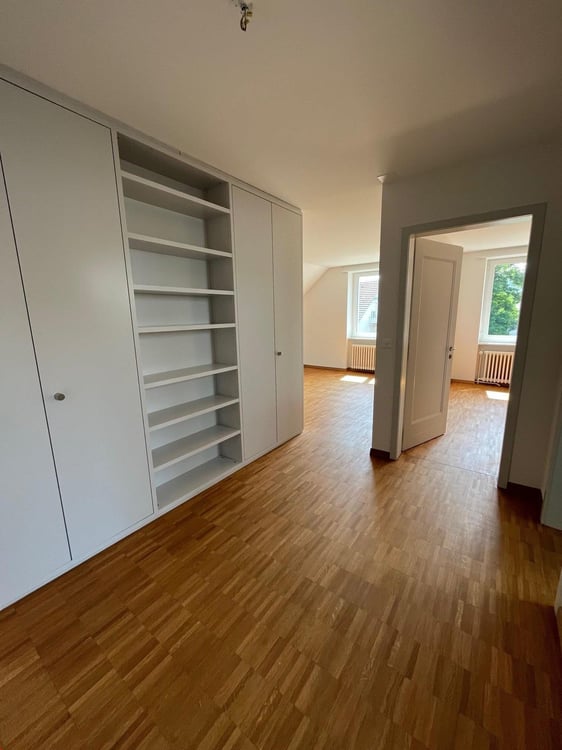 sonnige 2.5-Zimmerwohnung mit Loggia nähe Elfenau 6