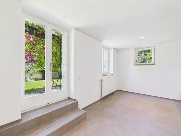 Frisch sanierte 2.5-Zimmerwohnung mit Gartenidylle im Obstberg 6