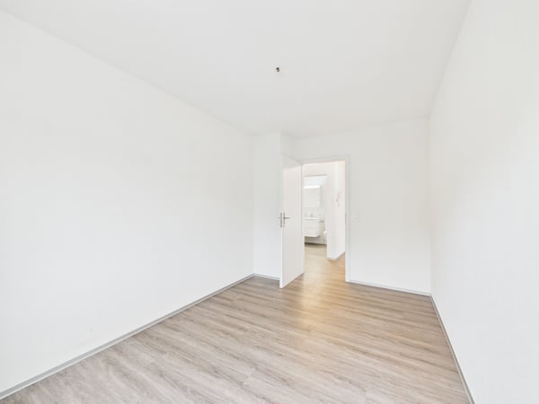 Geräumige 3.5-Zimmerwohnung in Hünibach 9