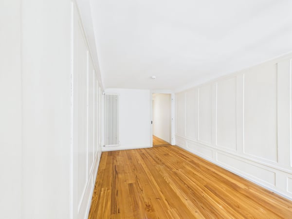 Charmante 4-Zimmer-Wohnung an der Postgasse in Bern – sofort verfügbar! 13