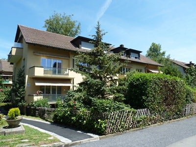 Charmante 2-Zimmer-Wohnung mit Balkon an ruhiger Lage in Bern 10