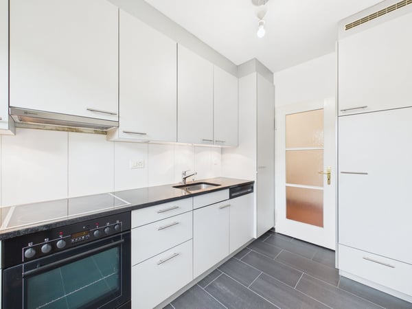 Charmante 2-Zimmer-Wohnung mit Balkon an ruhiger Lage in Bern 4
