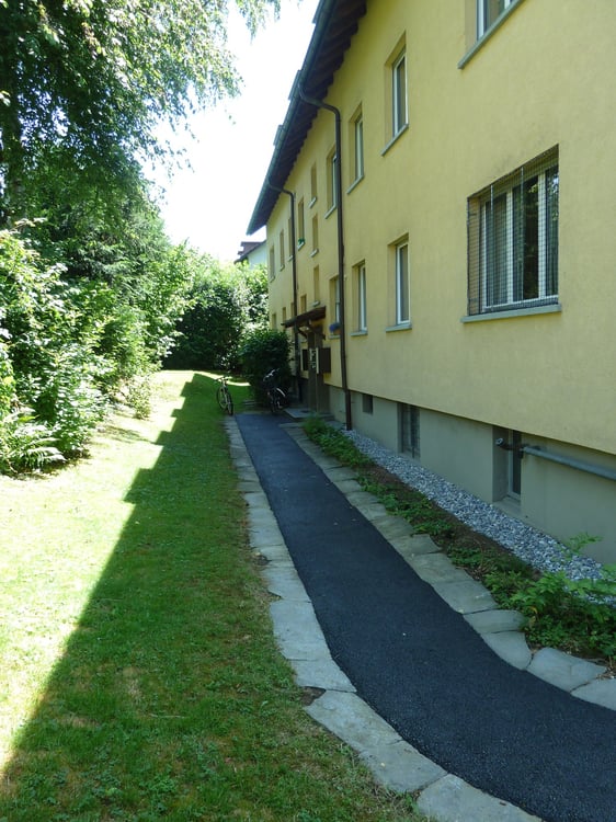 Charmante 2-Zimmer-Wohnung mit Balkon an ruhiger Lage in Bern 11