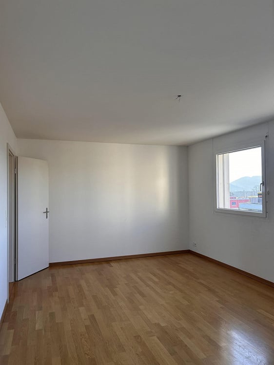 3.5-Zimmer-Attikawohnung mit wunderschönem Bergpanorama 16