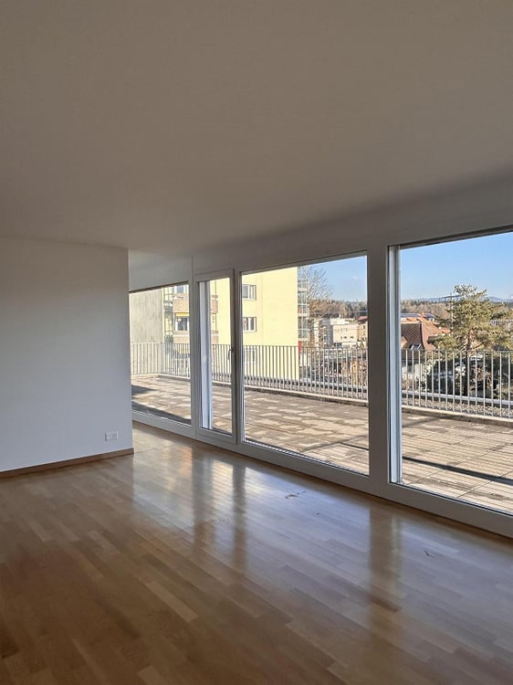 3.5-Zimmer-Attikawohnung mit wunderschönem Bergpanorama 6