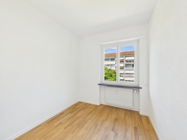 frisch sanierte & helle 4.5-Zimmerwohnung an zentraler Lage 12
