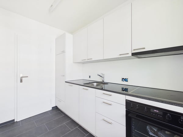 frisch sanierte & helle 4.5-Zimmerwohnung an zentraler Lage 11
