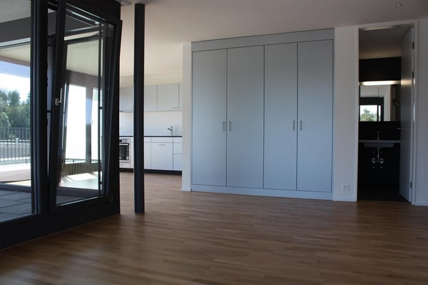 moderne 2.5-Zimmer-Attikawohnung in Herrenschwanden 2