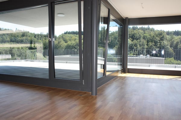 moderne 2.5-Zimmer-Attikawohnung in Herrenschwanden 3