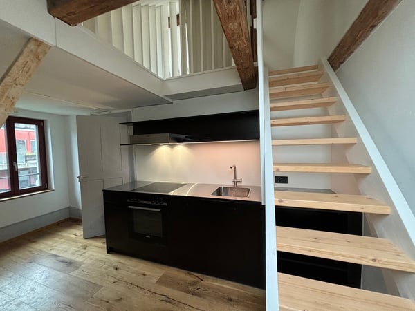 Moderne 2.5-Zimmergaleriewohnung im Monbijou- / Weissenbühlquartier