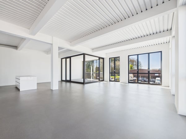 moderne 1-Zimmer-Loftwohnung in der Nähe des Westside 4