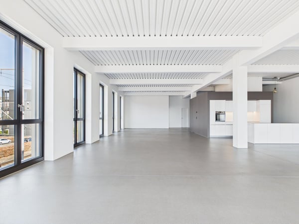 moderne 1-Zimmer-Loftwohnung in der Nähe des Westside 1
