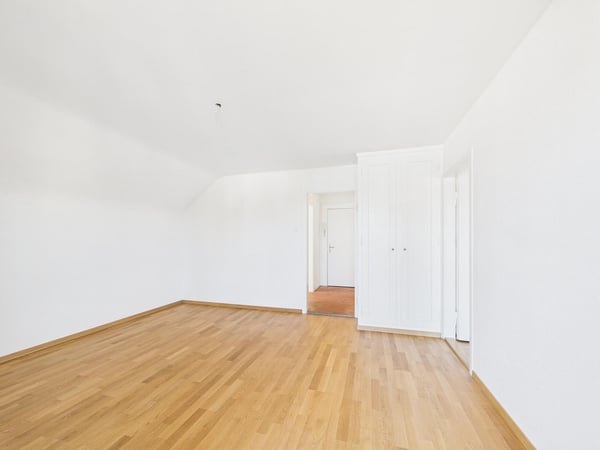 helle 2-Zimmerdachwohnung an zentraler Lage in Bern Bümpliz 6
