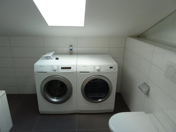 charmante 2.5-Zimmerdachwohnung nähe Rosengartens 8